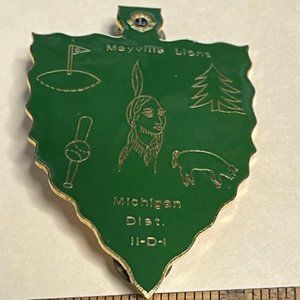 Mayville Lions Michigan Dist. 11-D-1 Lapel Hat Pin Green Gold Trim 2"x2.75"